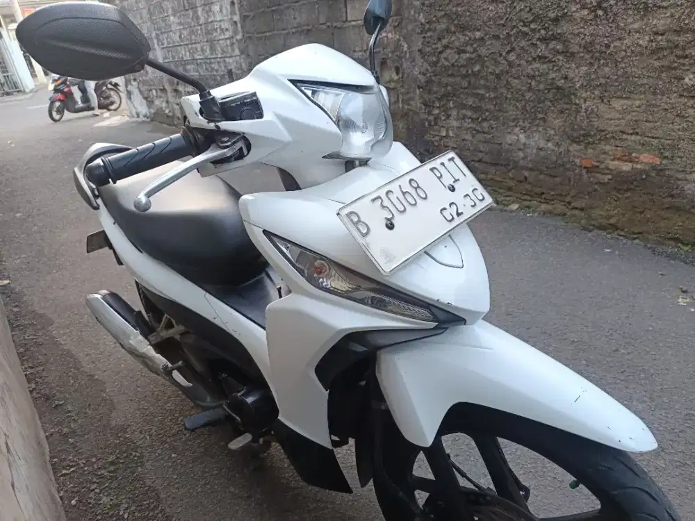 Honda Revo X efi 2019 putih velg racing putih