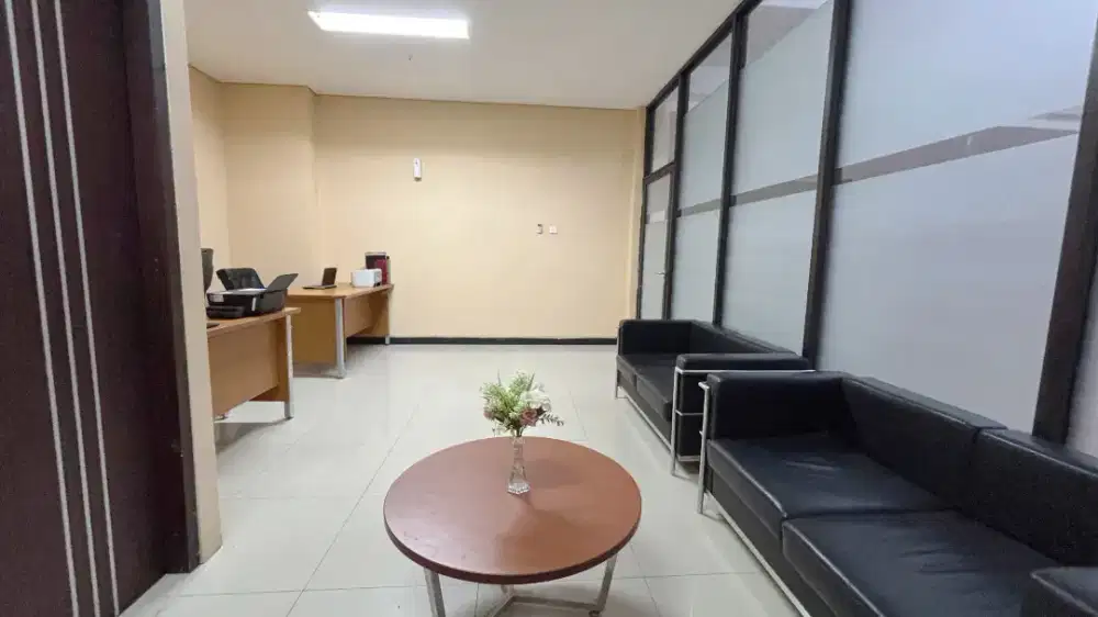 Di Kontrakkan Kantor Semarang 5065