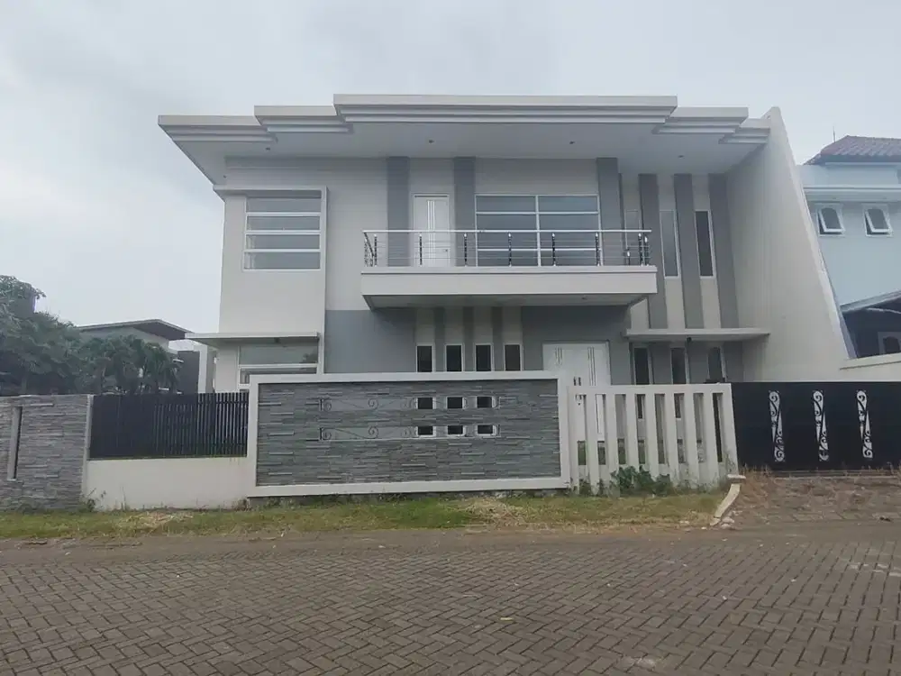 Rumah Puri Widya Kencana Citraland Garasi 1 Row jalan 3 mobil