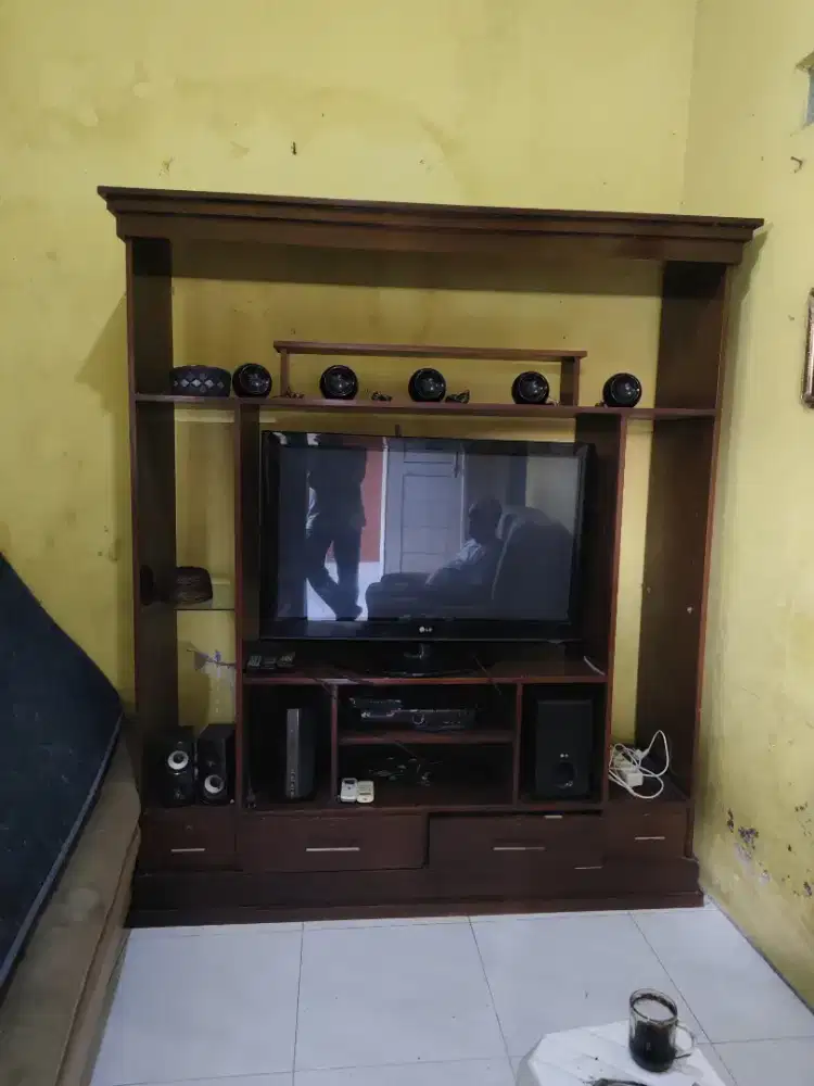 Jual lemari pajangan, ukuran 2mx 2m .