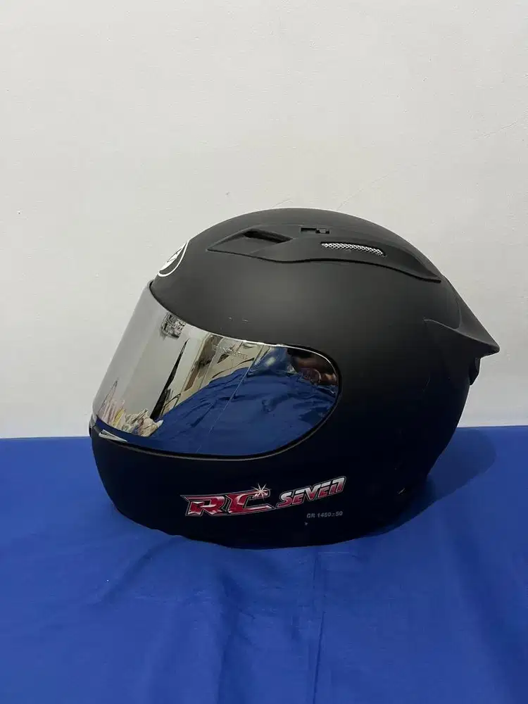 Helm KYT RC Seven