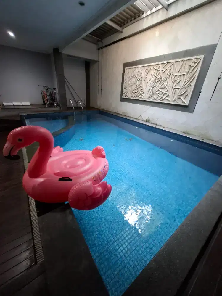 Dijual rumah di bintaro sektor 9 full furnished ada swimming pool