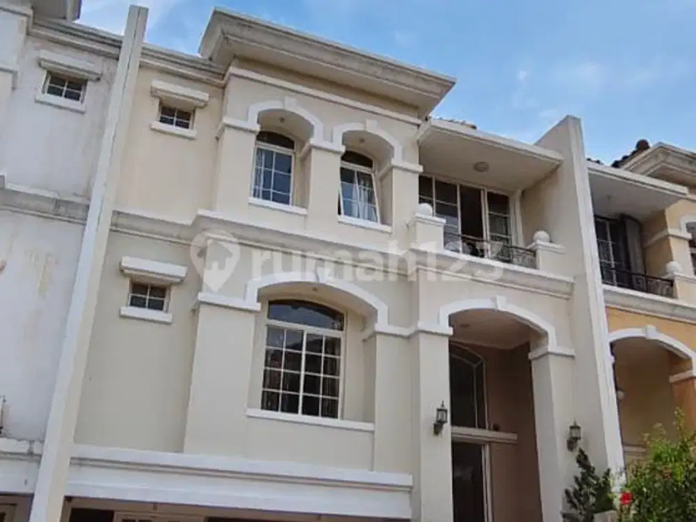 Jual Cepat Rumah BGM PIK 8x18 SHM 2,5lantai Furnish+AC, cluster ekslusif