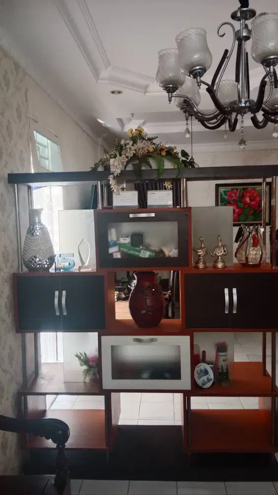 BU - Jual cepat lemari pajangan/hias/partisi ruangan/display serbaguna