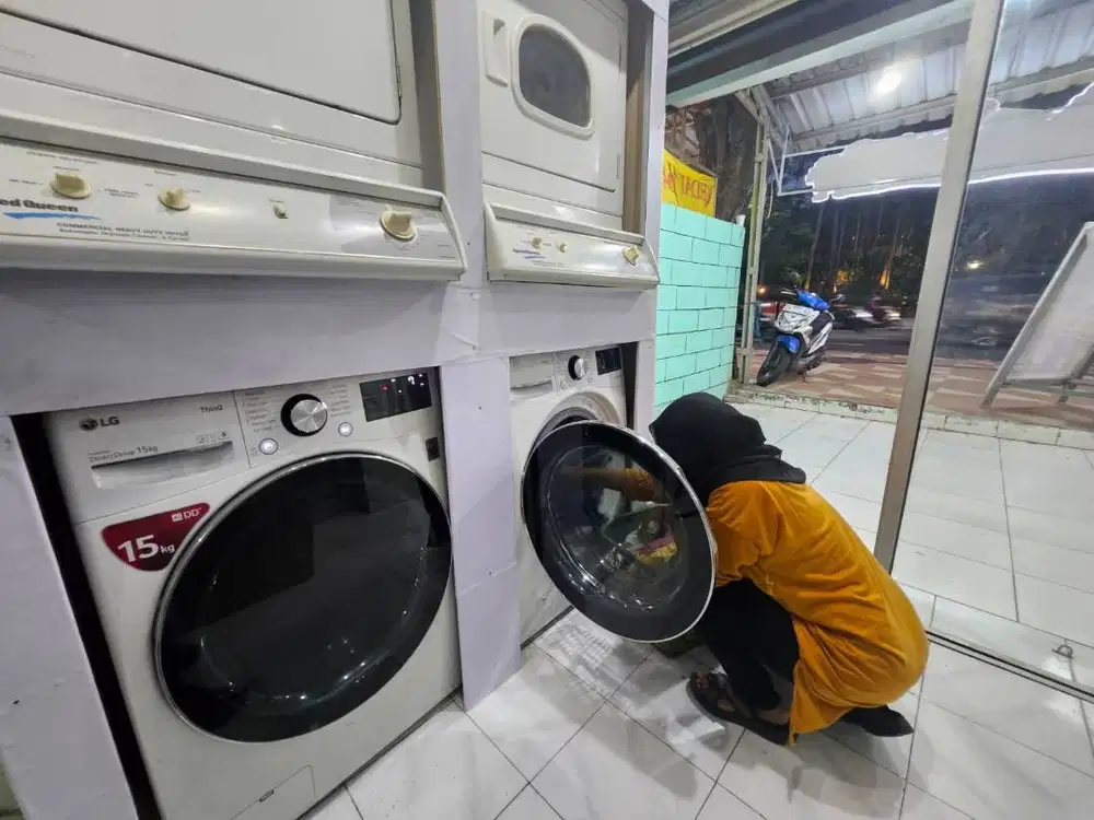 KARYAWAN/TI LAUNDRY AREA TUNJUNGAN