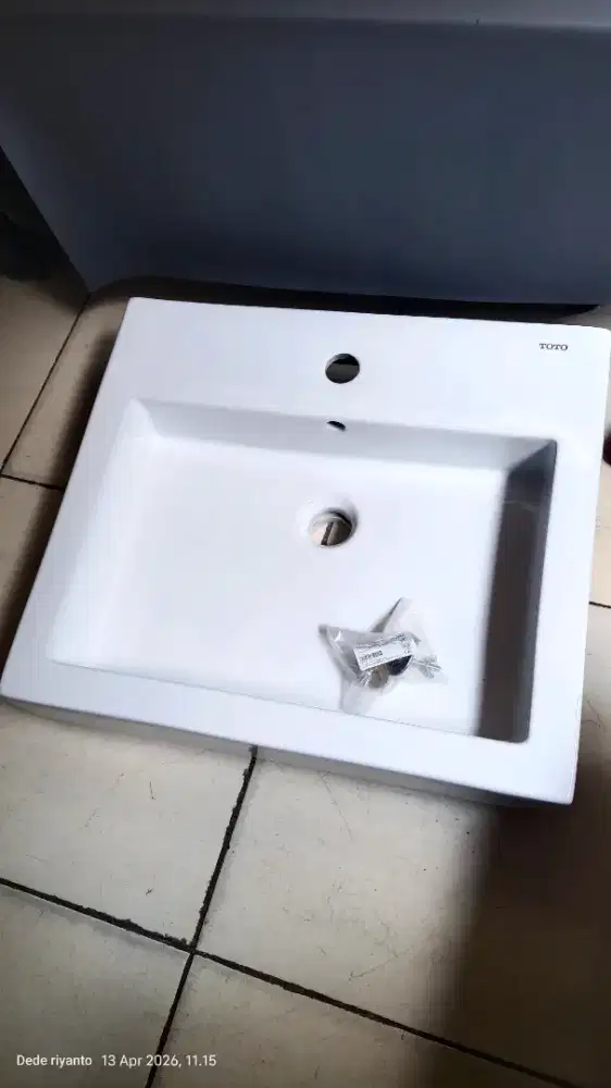 Wastafel toto baru