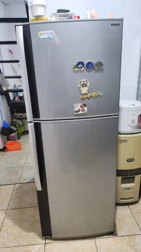 Kulkas sharp 2 pintu