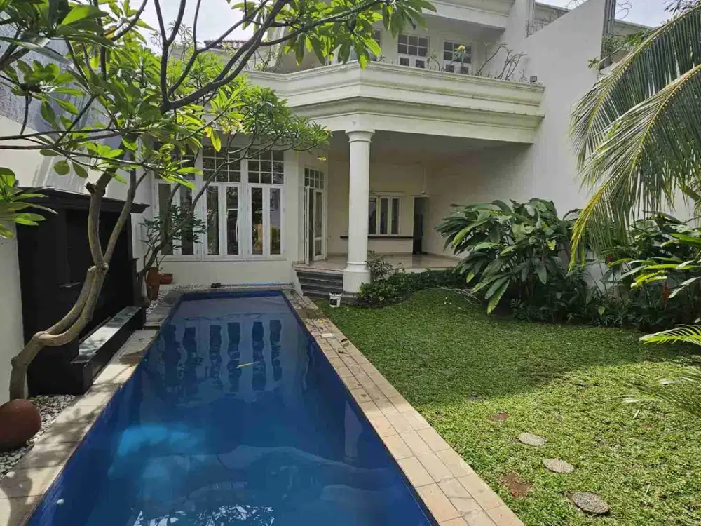 Rumah Mewah Design European Classic Siap Huni di Kemang Jakarta Selatan