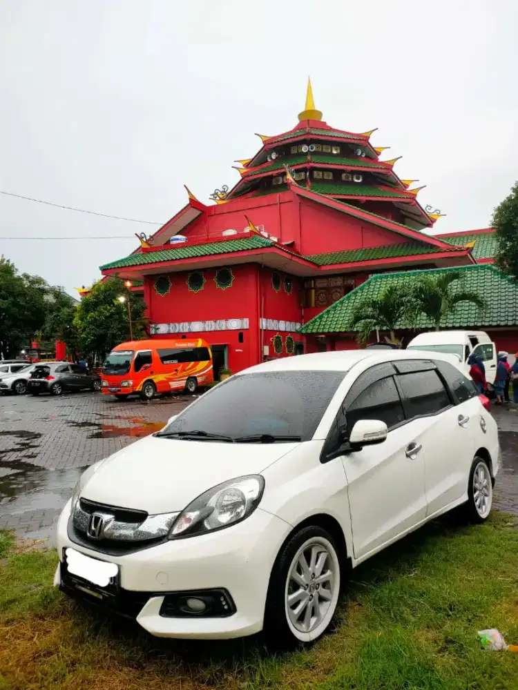 Mobilio putih 2014 E CVT