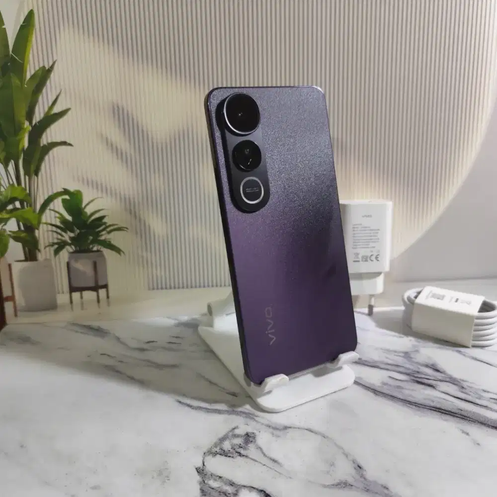 Vivo V50 Lite 5G 8/256 HP dan charger