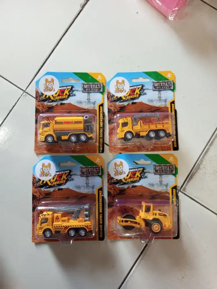 mainan anak diecast konstruksi ban karet