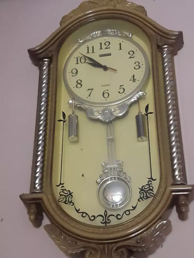 Jam antik model vintage