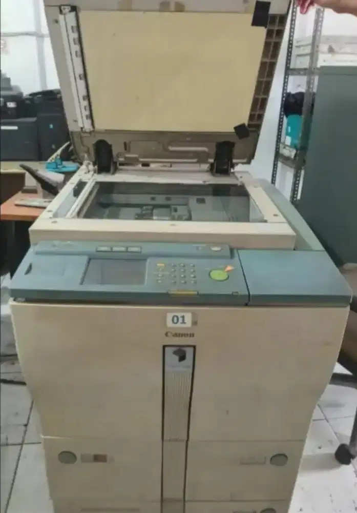 JUAL BORONGAN 3 MESIN FOTOCOPY BERIKUT 2 ETALASE KACA