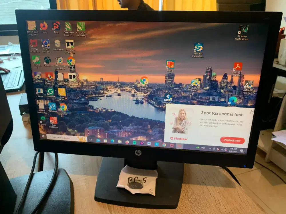 Monitor Merk HP 19 inch