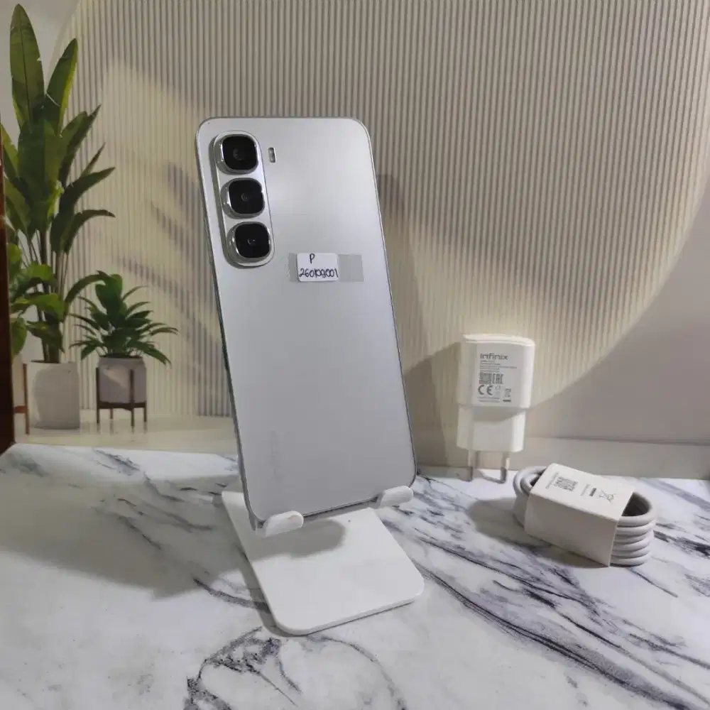 Infinik Hot 60i Ram 8/256 ( HP dan charger)