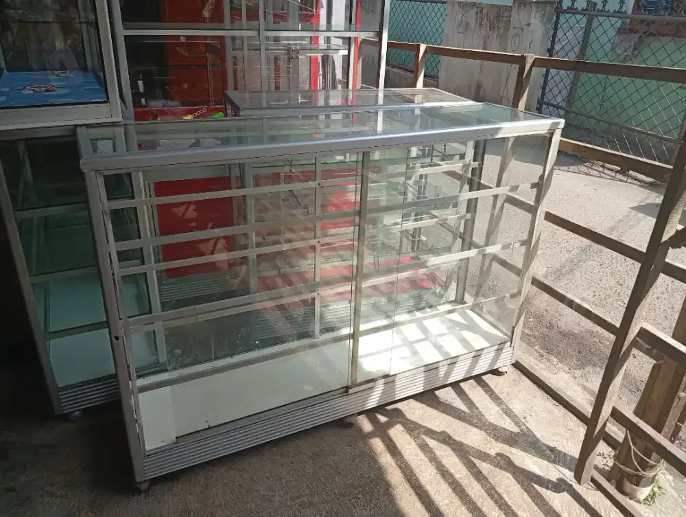 Etalase 1.5 meter siap pakai