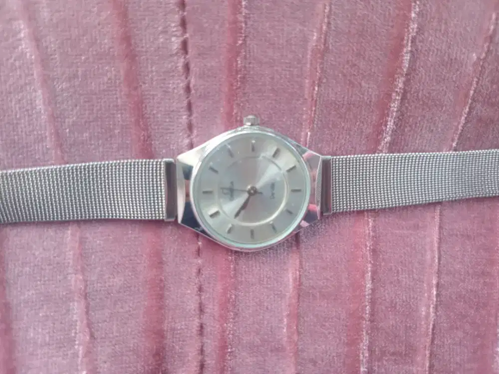 Jam tangan omega
