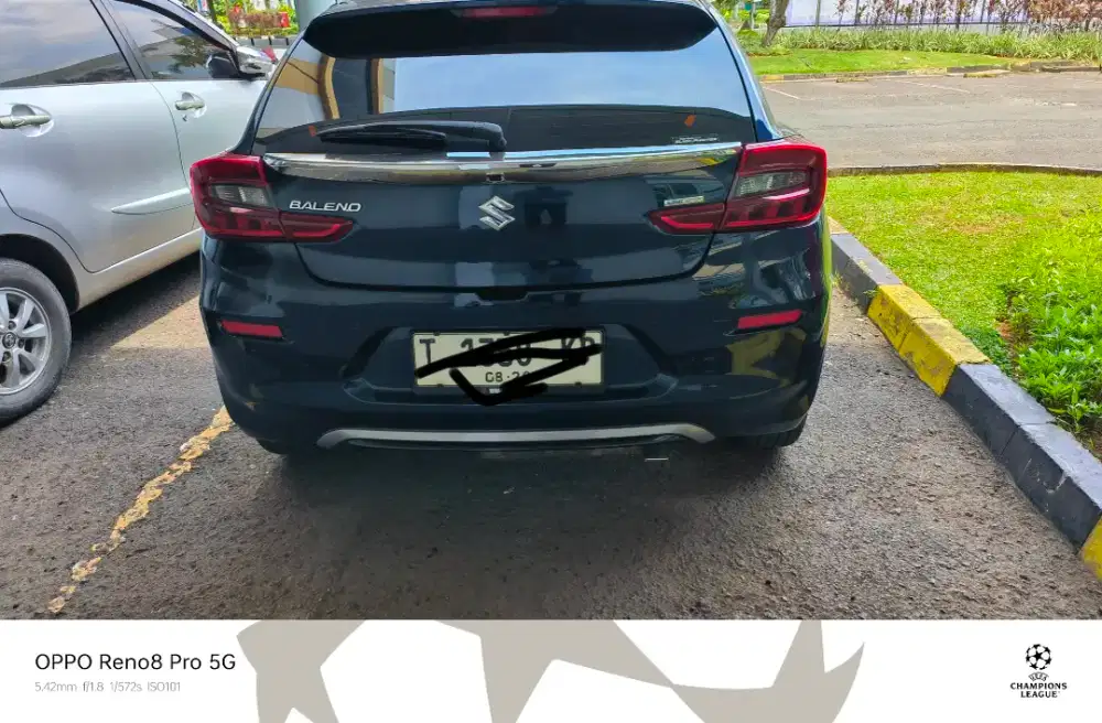 Suzuki Baleno Hatchback Automatic warna biru