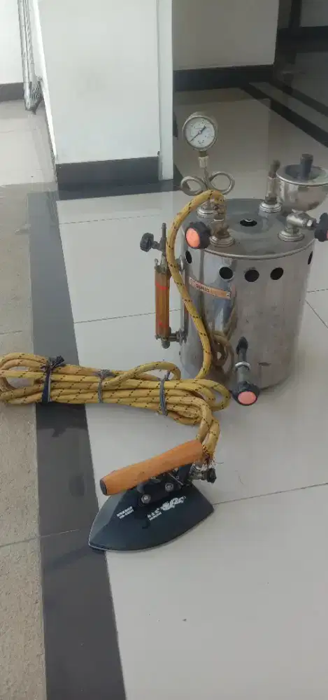 Setrika Uap Laundry 10L