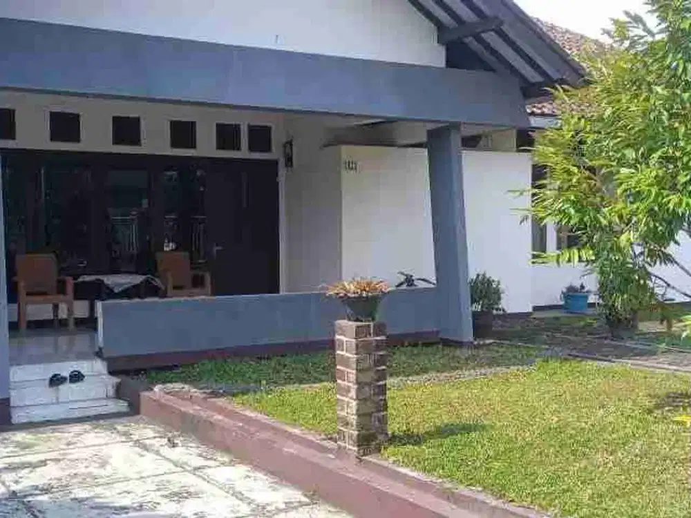 Rumah di pinggir jalan raya cikukulu sukabumi