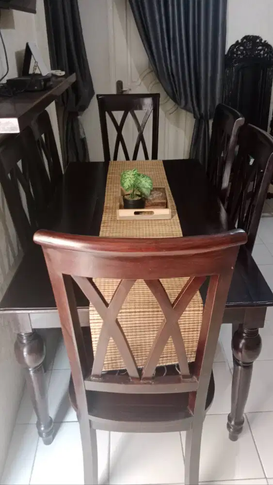 BU - Di jual cepat meja makan jati 6 kursi