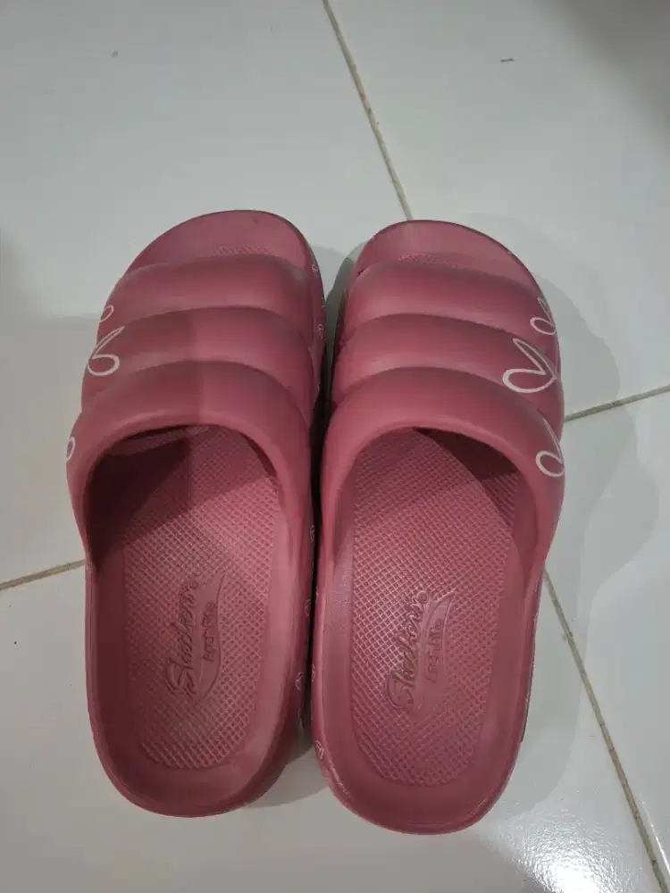 Dijual Sendal Skechers Cushion Max US 9 / 39