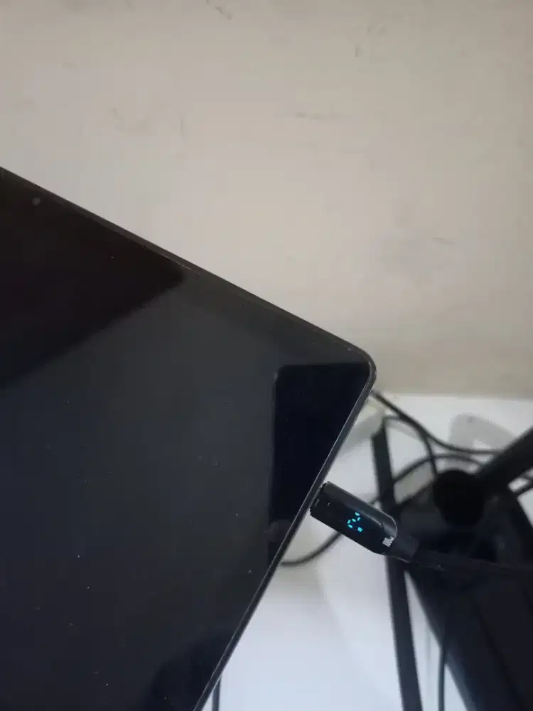 advan vx lite 6/128
minus lcd