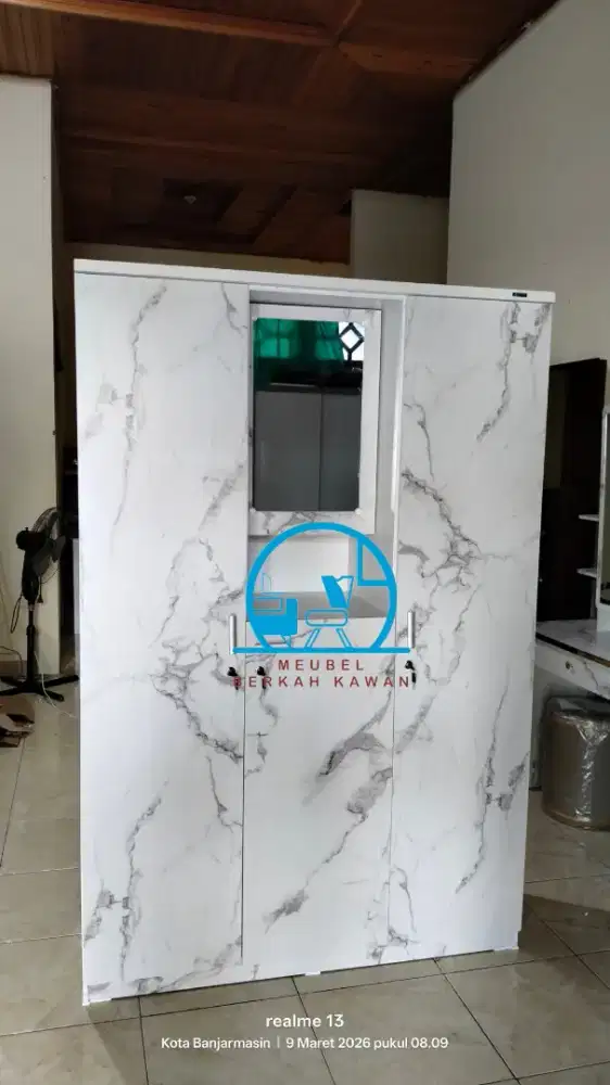 Sale Lemari Pakaian 3 Pintu Marble