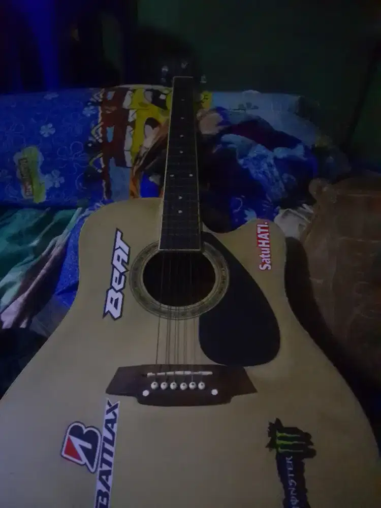 gitar RCV masih mulus