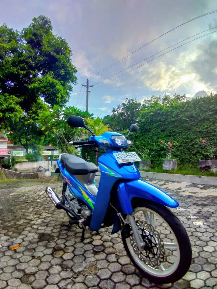 Suzuki Shogun 110r Biru