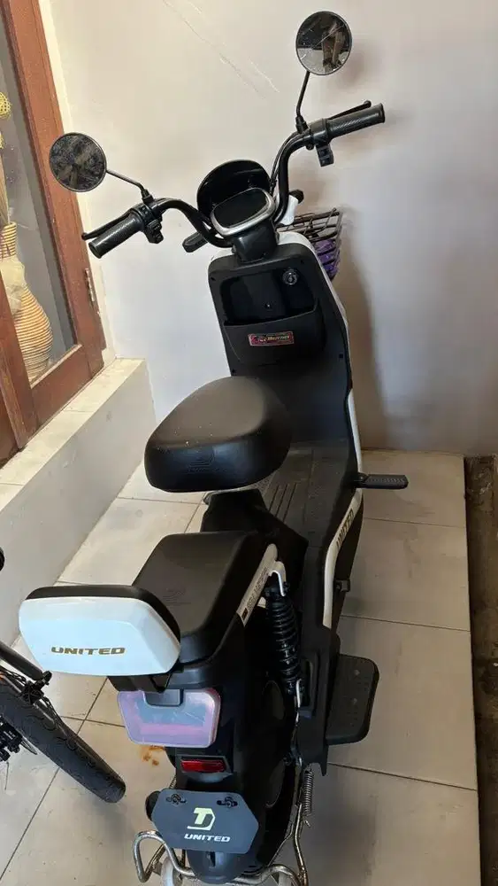 Sepeda listrik united
