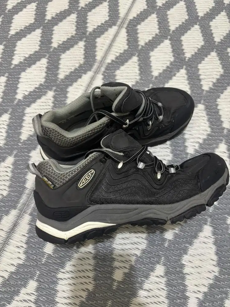 SEPATU HIKING - KEEN APHlex HIKING 38