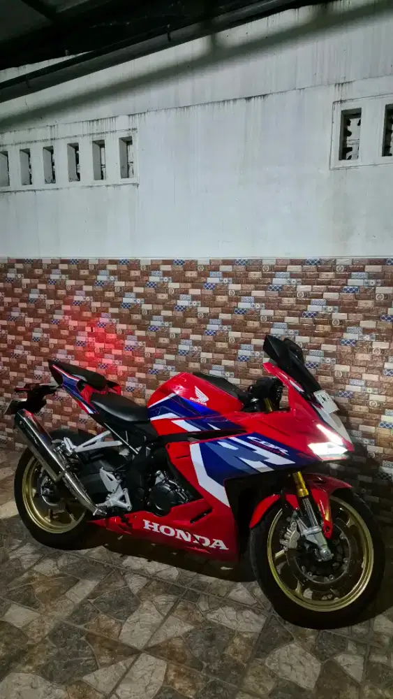 DIJUAL CEPAT CBR 250 RR KCB!!!