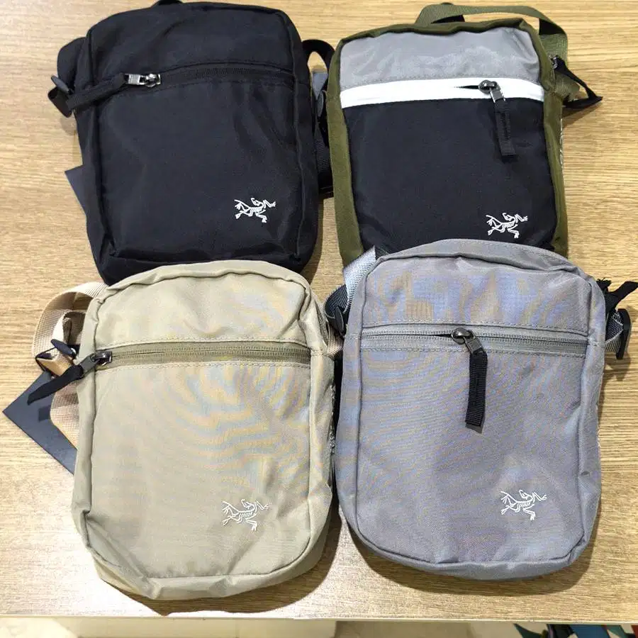 Tas Selempang Arcteryx Mantis 2L / Sling Bag Outdoor Pria 2L