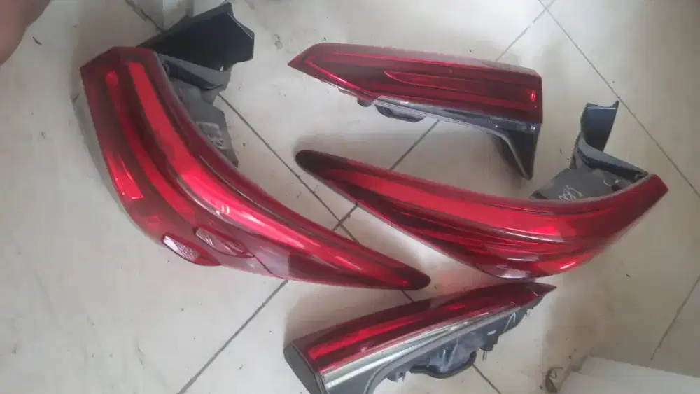 Lampu belakang fortuner vrz 2018