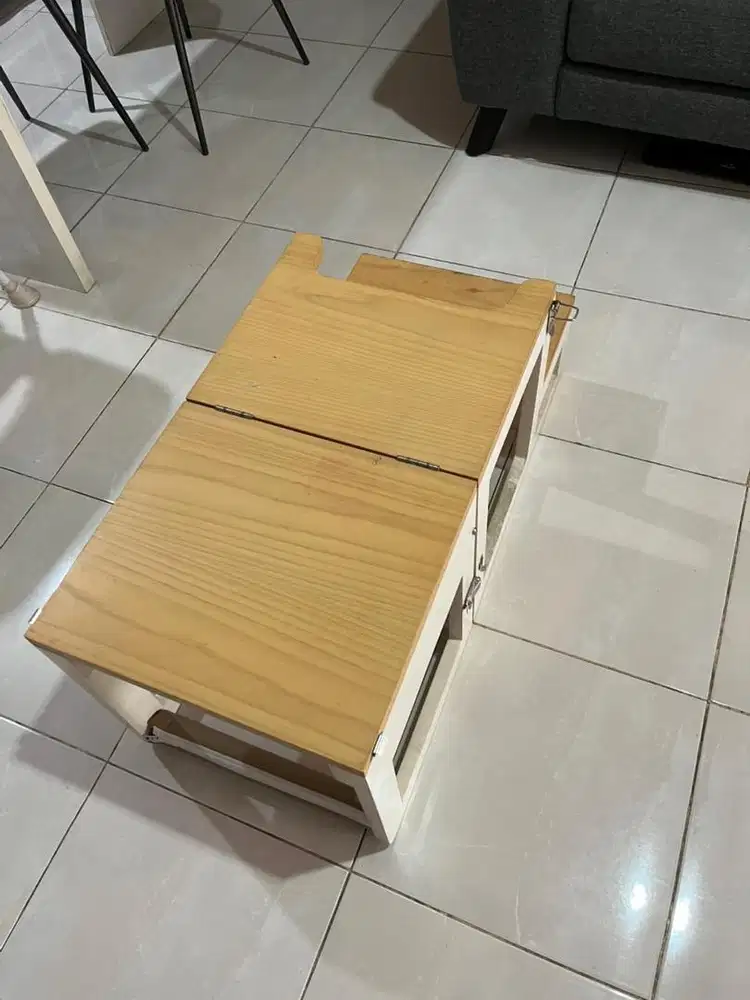 Meja belajar anak bisa jadi tangga