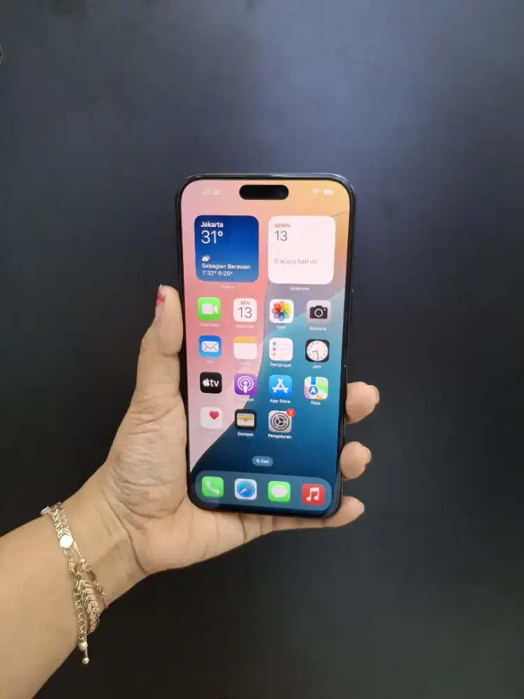 Iphon 15 pro max 256 like new