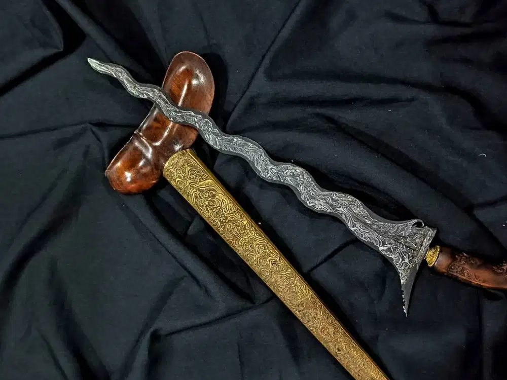 keris sepuh sangkelat pamor lar gangsir warangka gayaman jogja