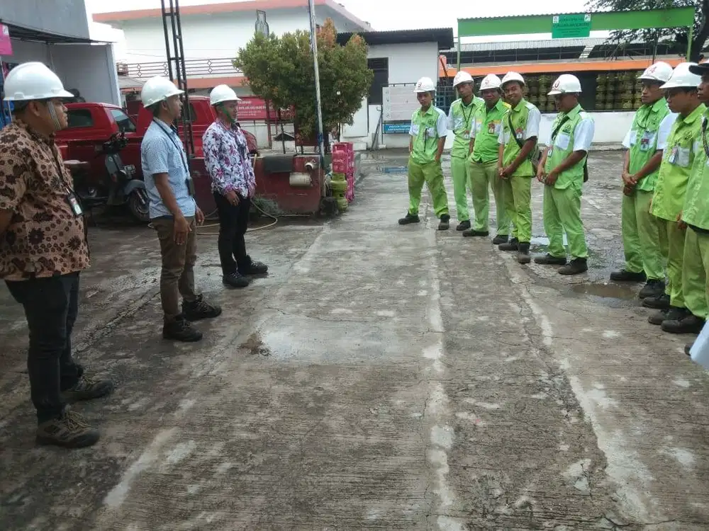 Driver Supir truk gas LPG