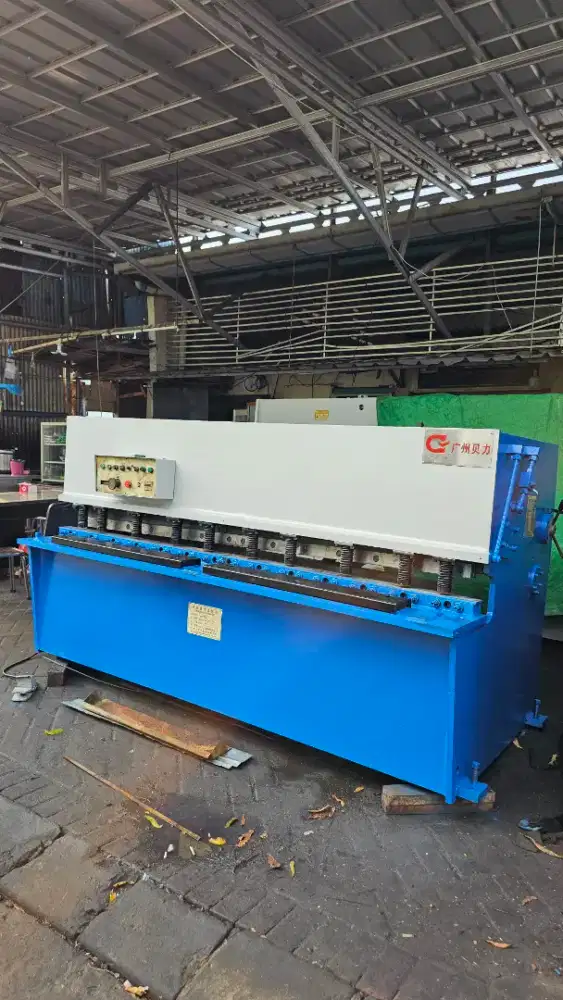 Mesin shearing bekas 4mm x 2500