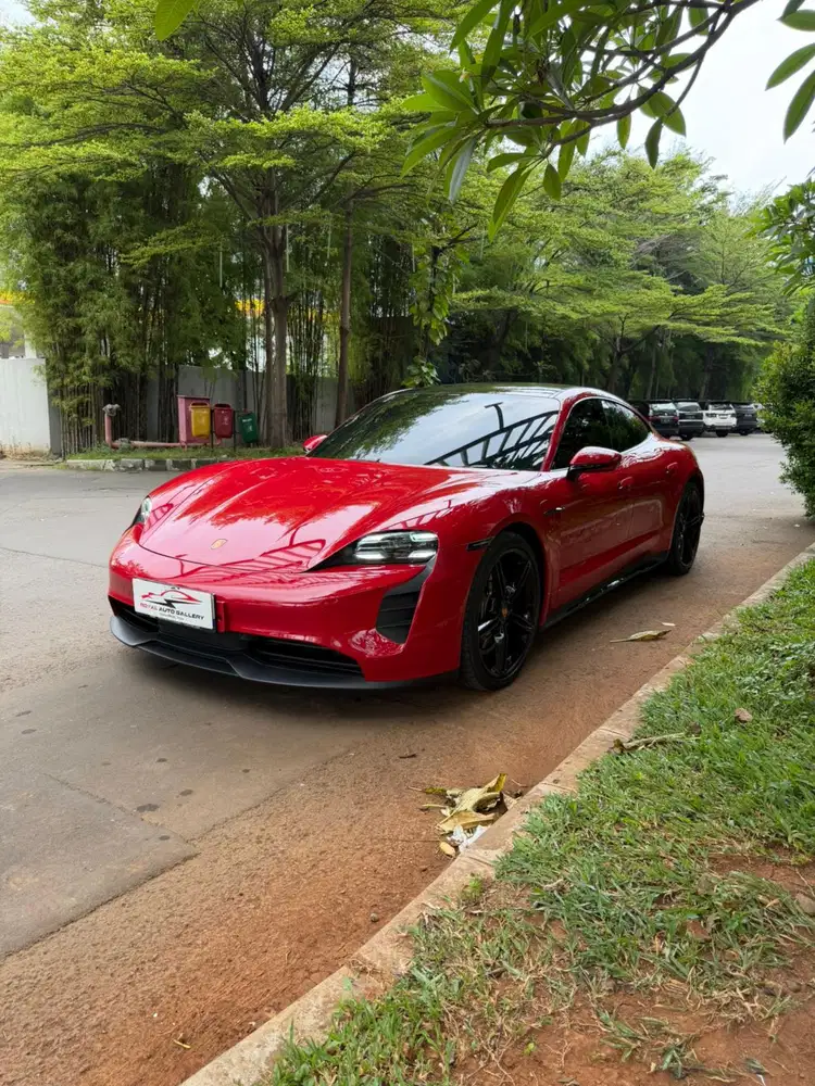 Porsche Taycan 4S Electric 2022 NIK 2021 Full Option