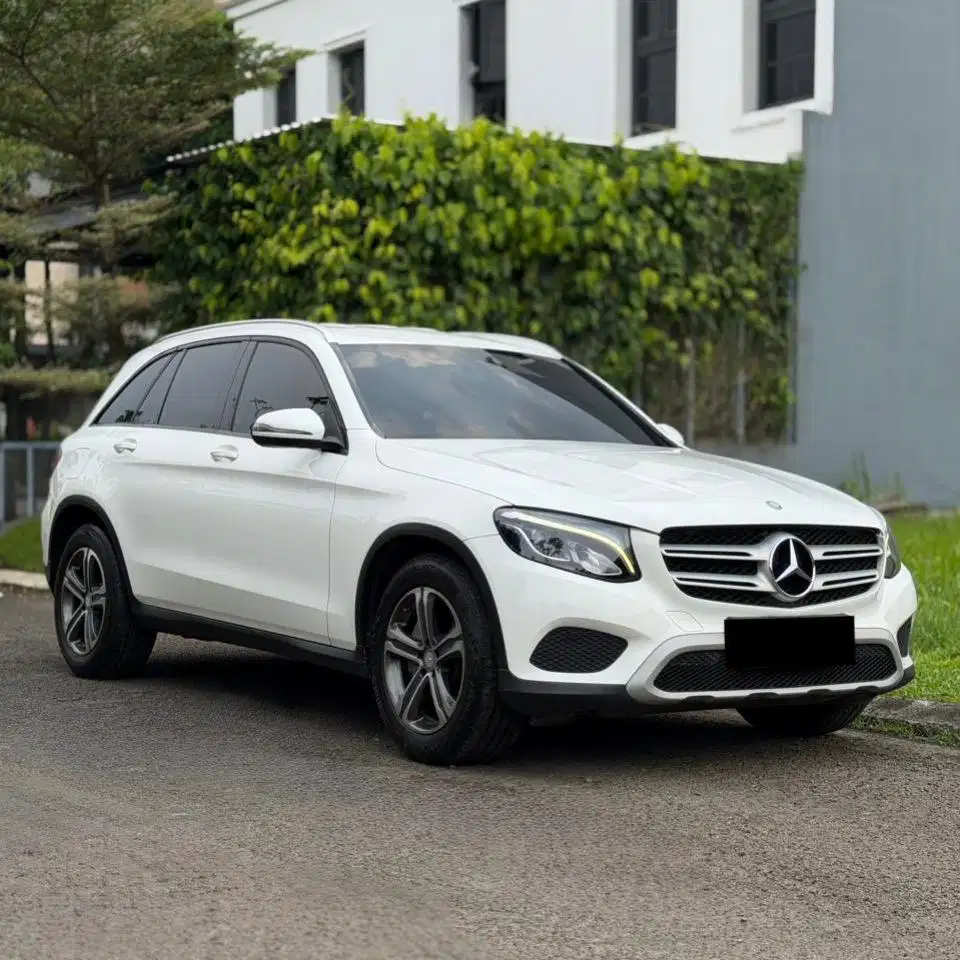 (CASH) Mercedes Benz GLC250 4Matic 2017