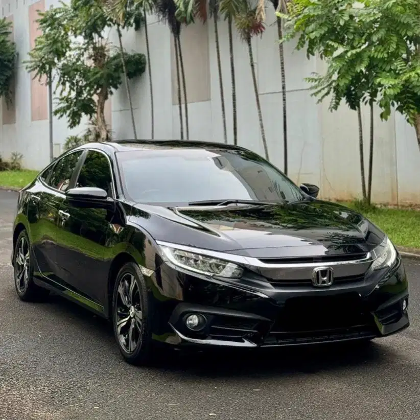 (CASH) Honda Civic Turbo ES Sedan 2018