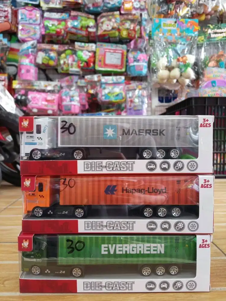 mainan anak truck diecast box
