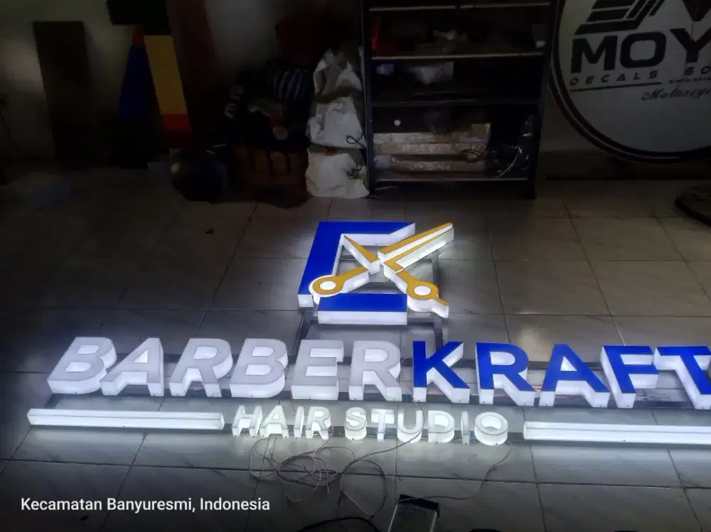 Papan nama neonbox billboard outdor dan indor