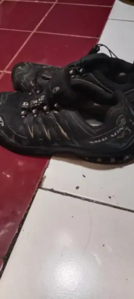 Sepatu out door salomon orijinal no 44/45