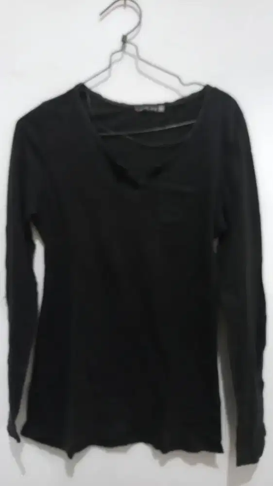 Preloved atasan wanita.