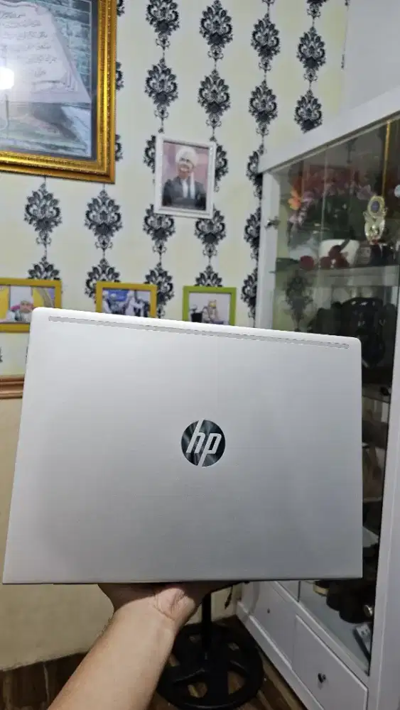 Laptop seken terasa baru, bisa cek harga barunya