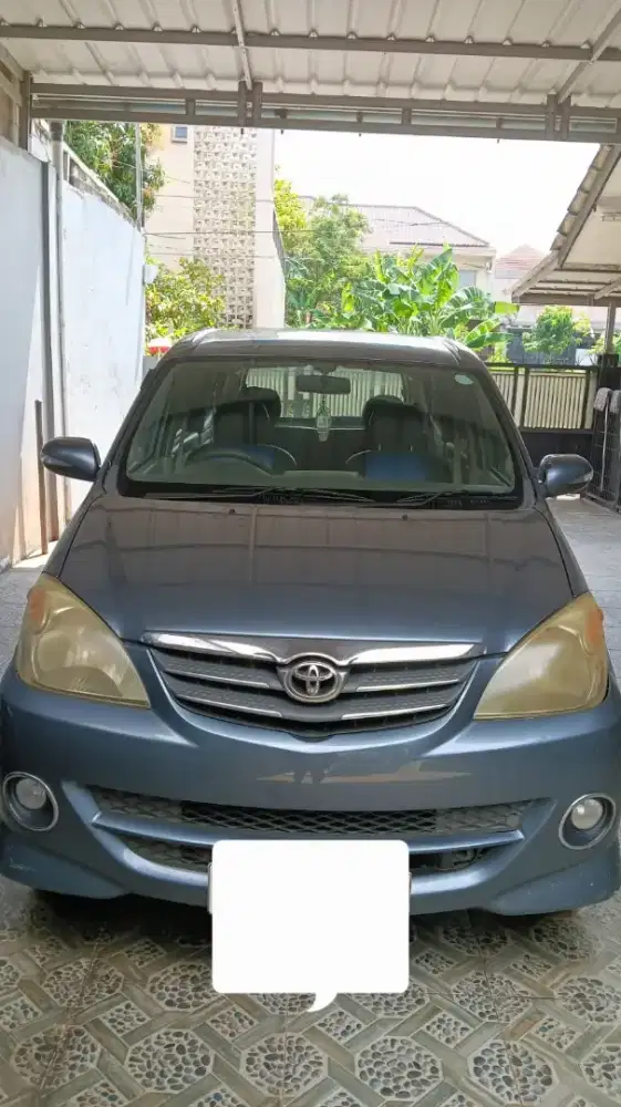 Toyota avanza 2010 abu