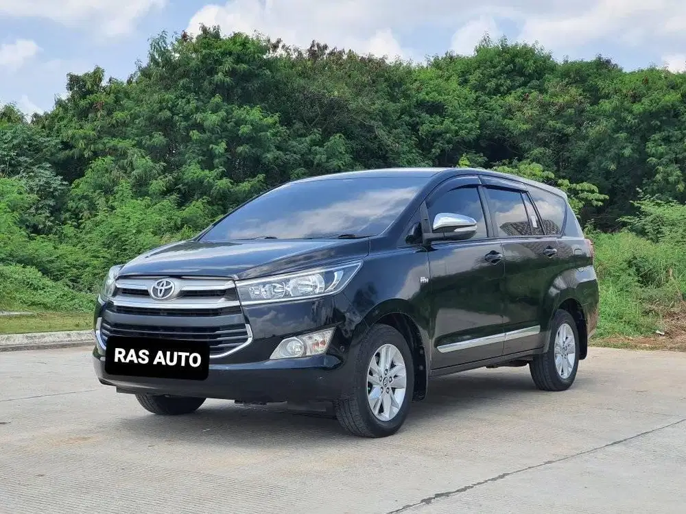 Toyota Innova 2.0 V AT LUXURY 2023 Hitam